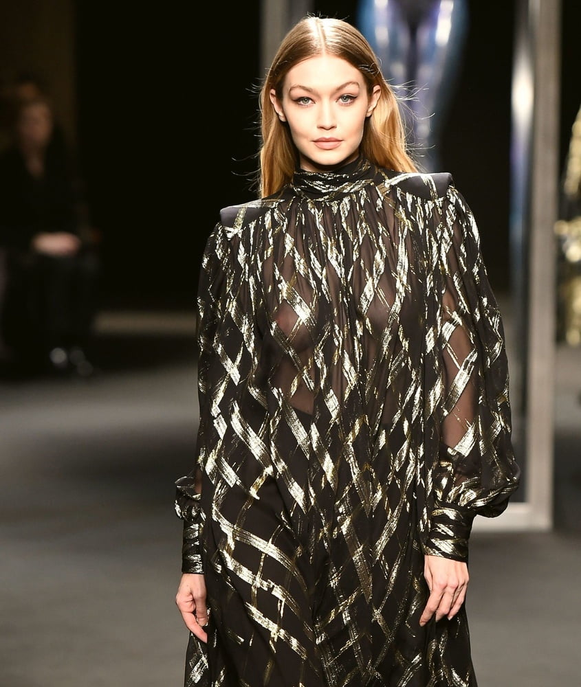 Gigi Hadid seethrough catwalk Milan feb 2018 #96217009
