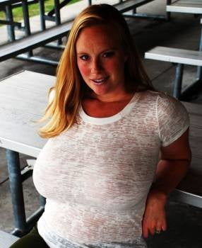 Riesige Titten reift
 #103657690