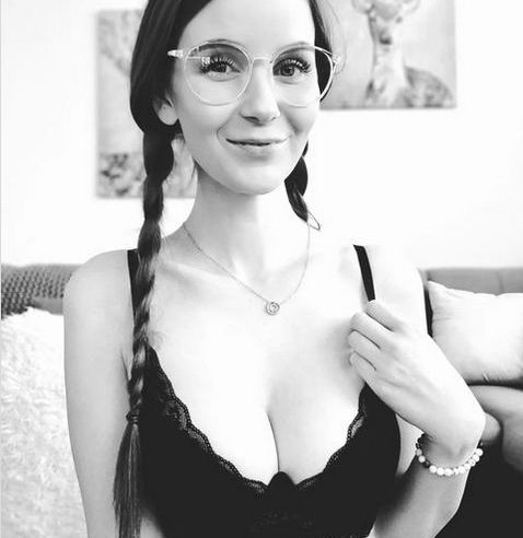 LittleBee desnuda #108323359