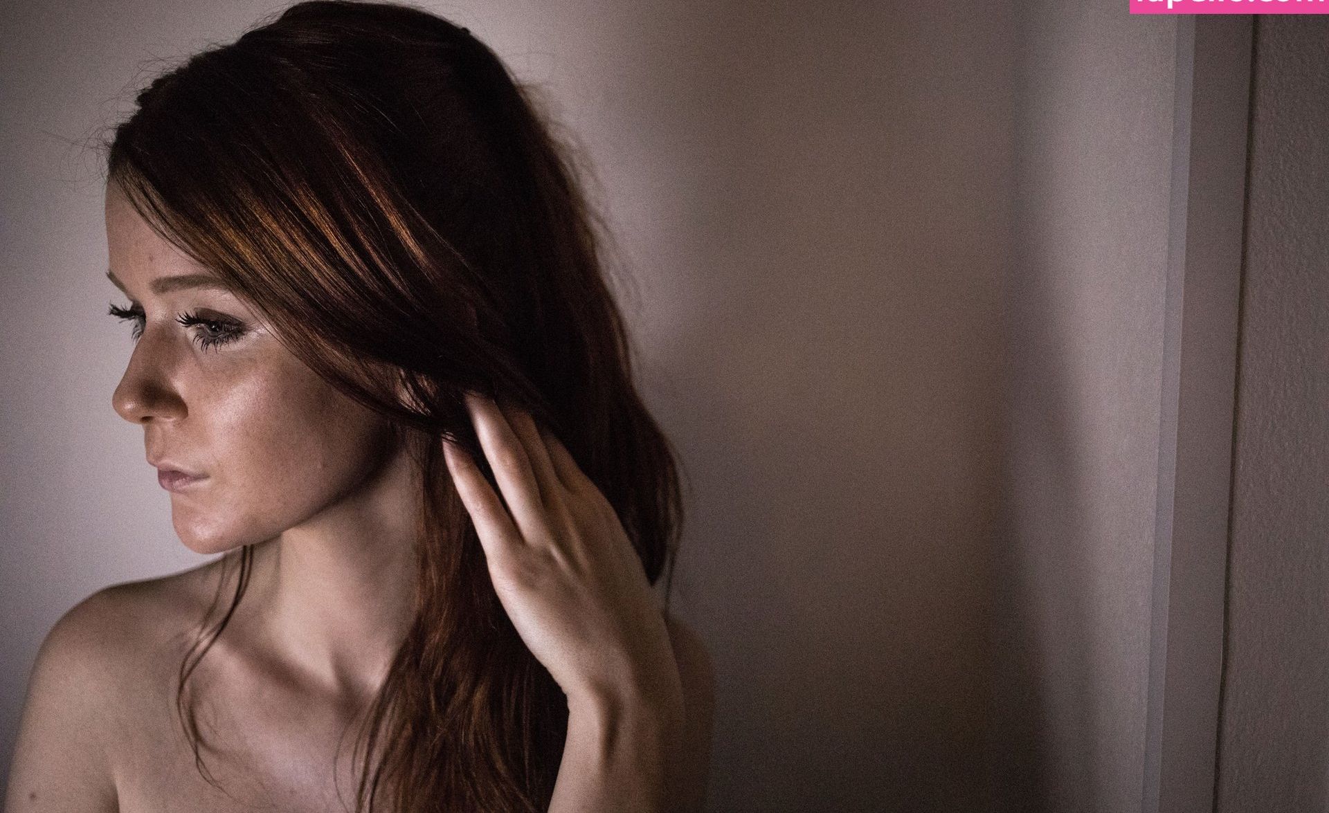 LittleBee desnuda #108323381