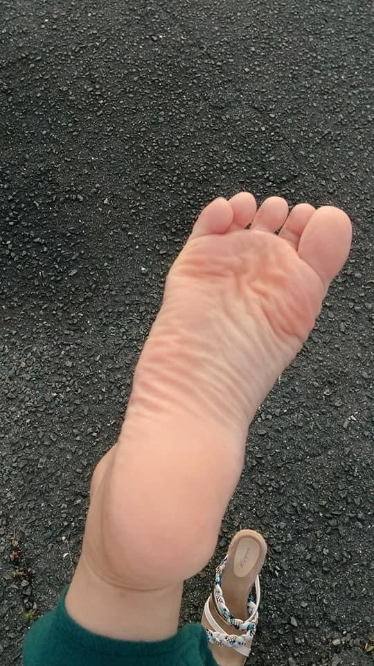 Feet #92402842