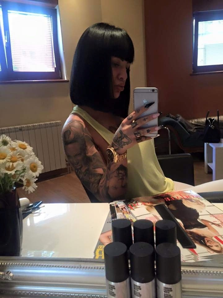 Perra tatuada-:)
 #103129000