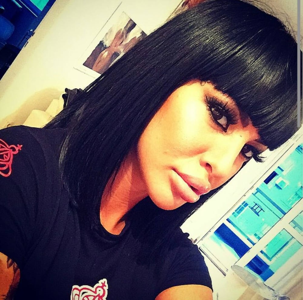 Perra tatuada-:)
 #103129003