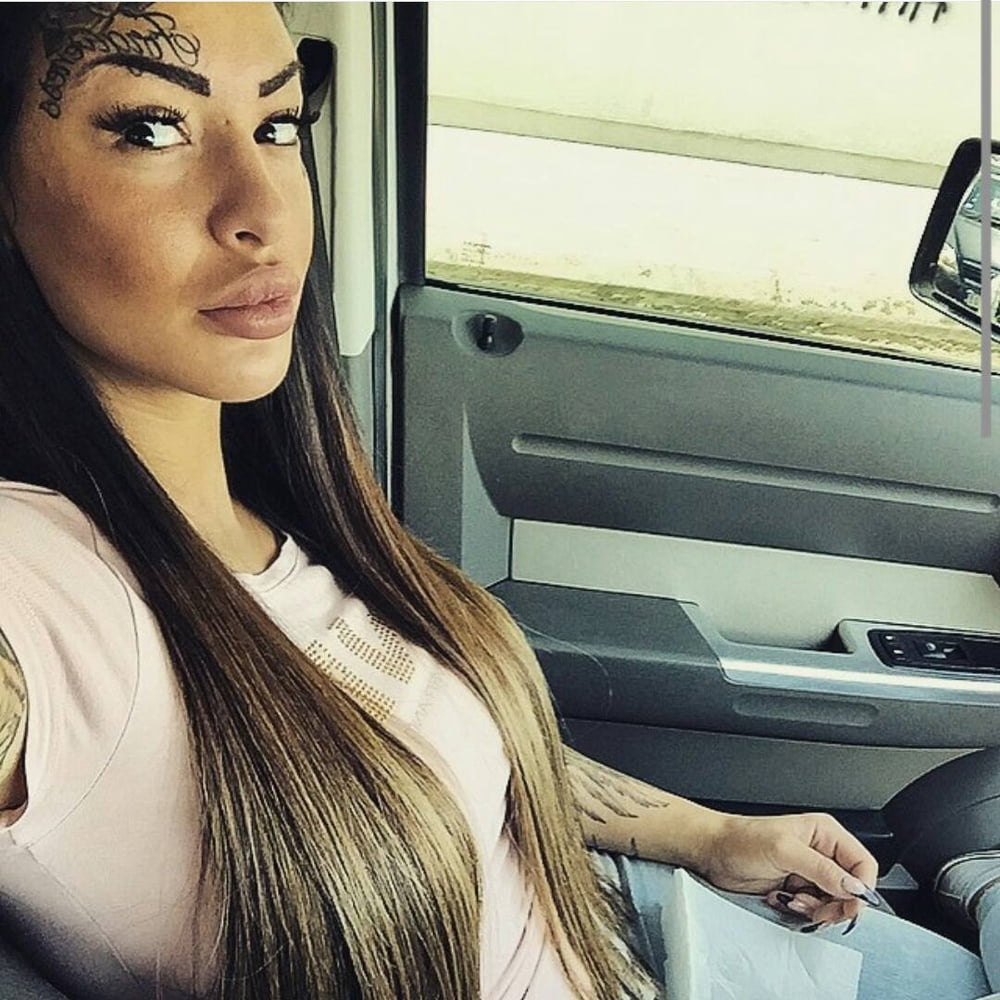 Perra tatuada-:)
 #103129009