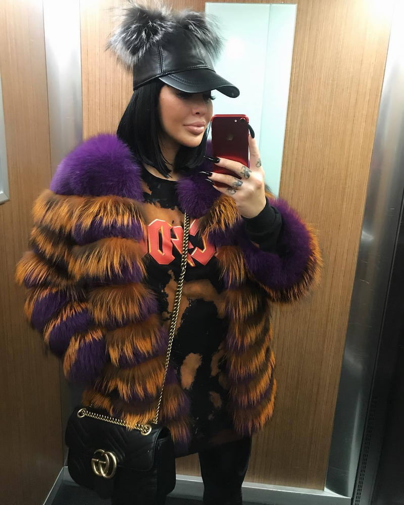 Perra tatuada-:)
 #103129018