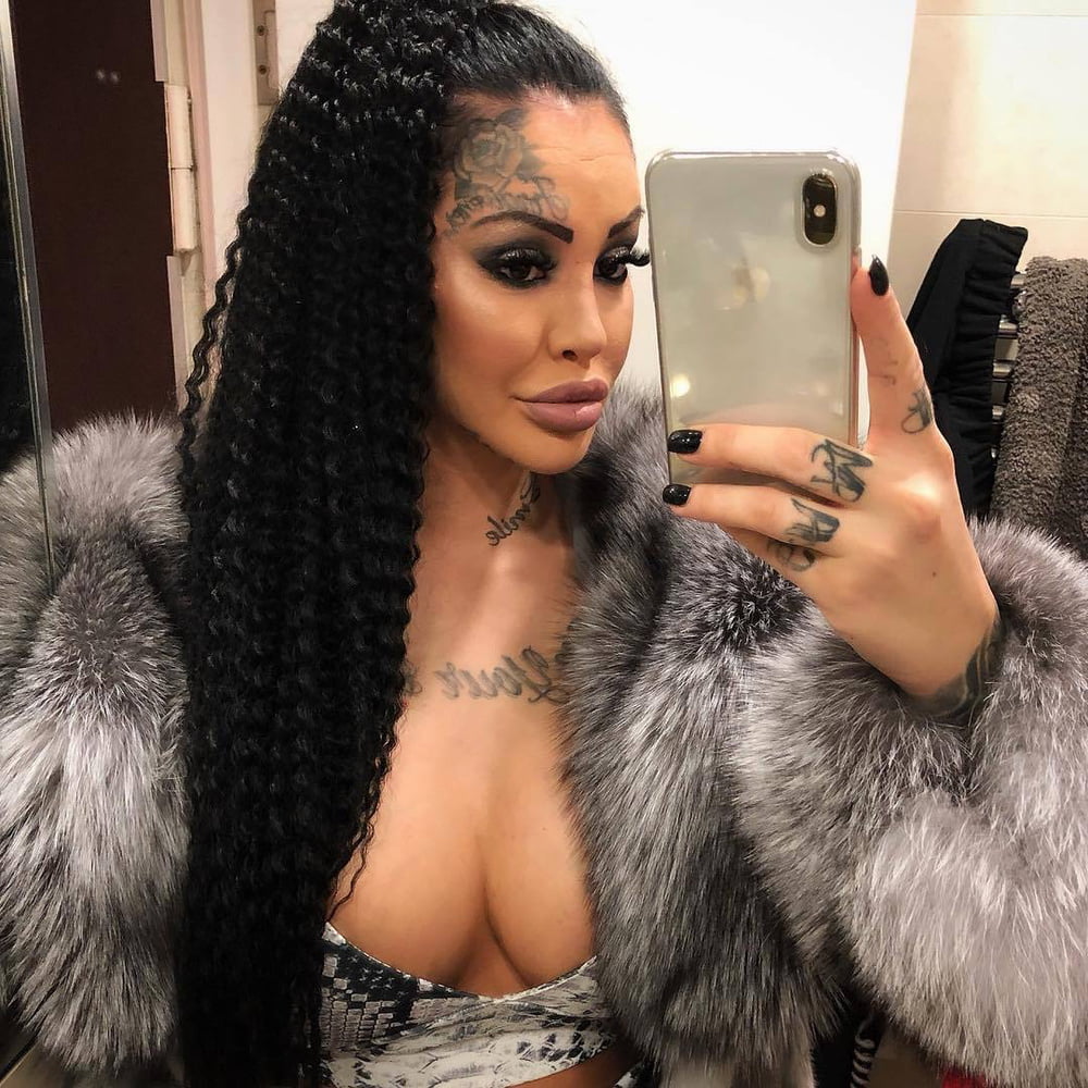 Perra tatuada-:)
 #103129021