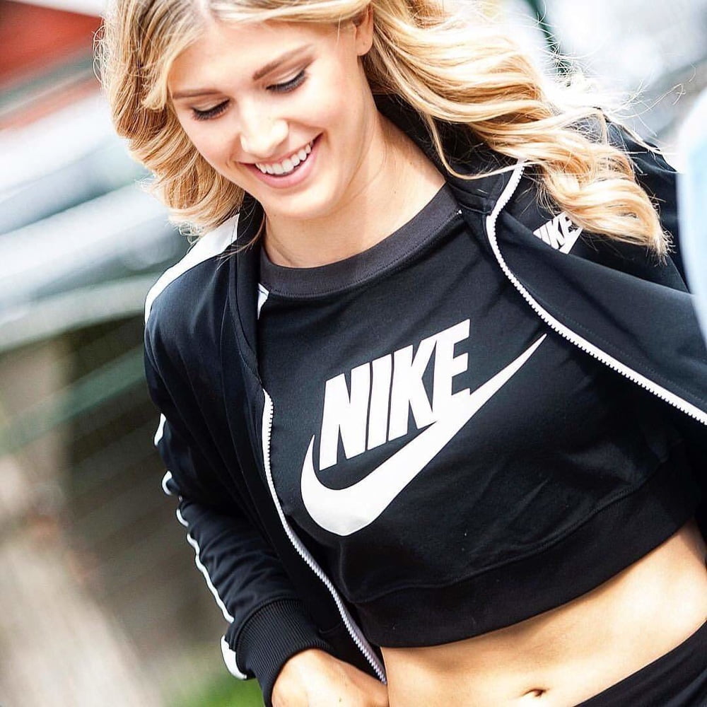 Lockdown distrazione - eugenie bouchard
 #98275569