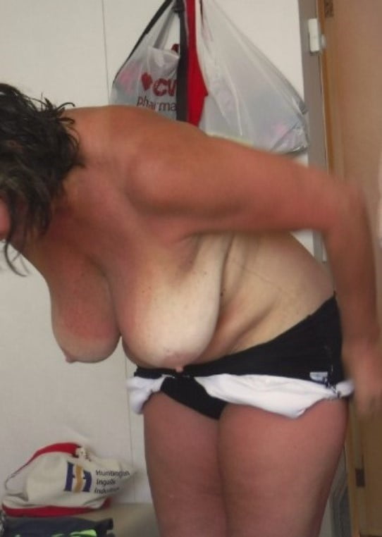 露出した妻たち
 #89526201