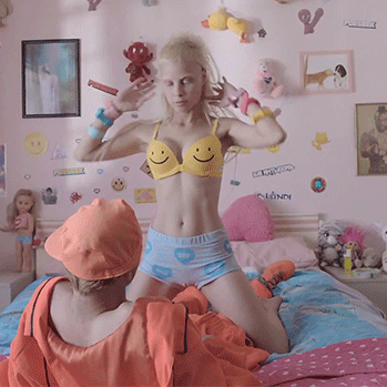 Gifs de famosas calientes
 #94825057