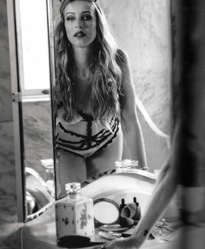 Luana Piovani nackt #109382242