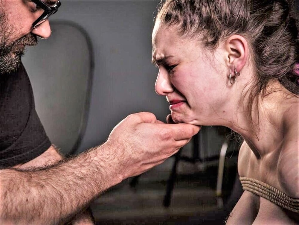 Cuando ella lo odia
 #94977973