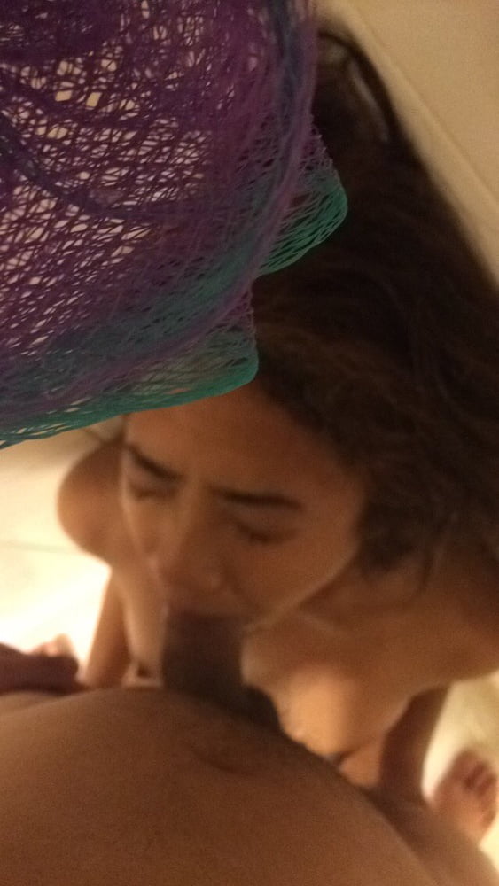 Sub asiático
 #102345570