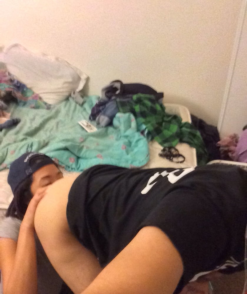 Sub asiático
 #102345792