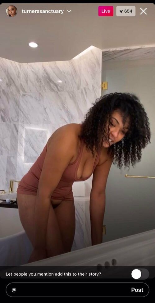 Turnerssanctuary desnuda #108458977