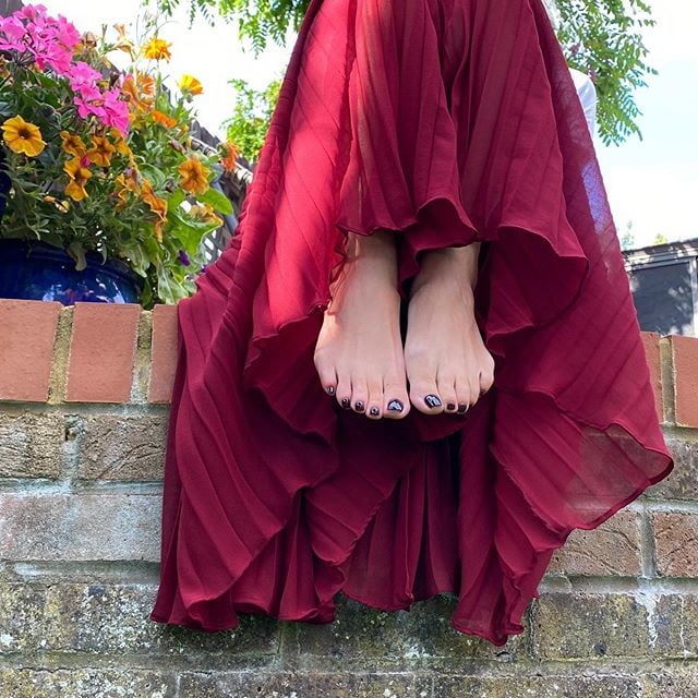 Sexy Foot Goddess (feet, barefoot, Insta, Milf) #80577516