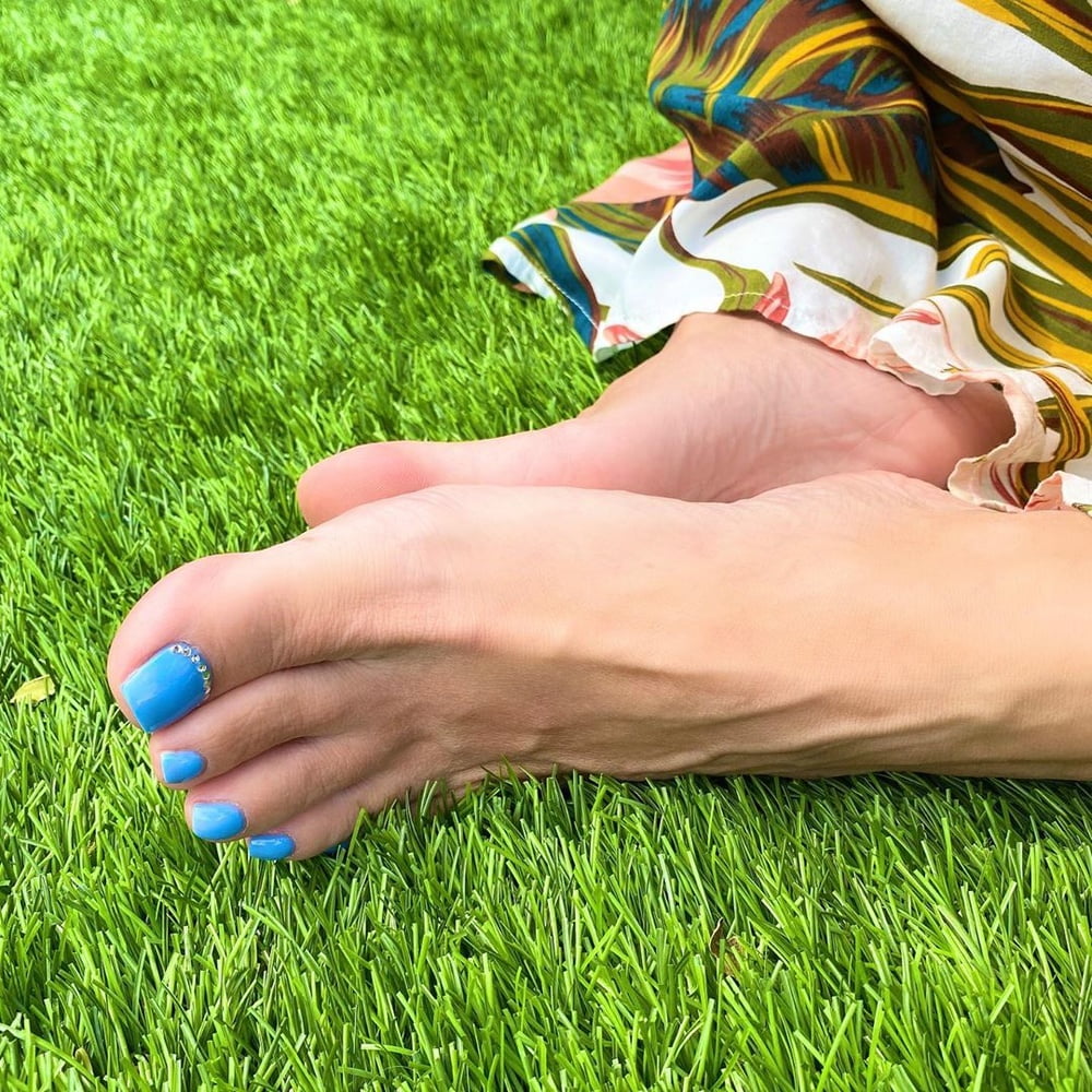 Sexy Foot Goddess (feet, barefoot, Insta, Milf) #80577594