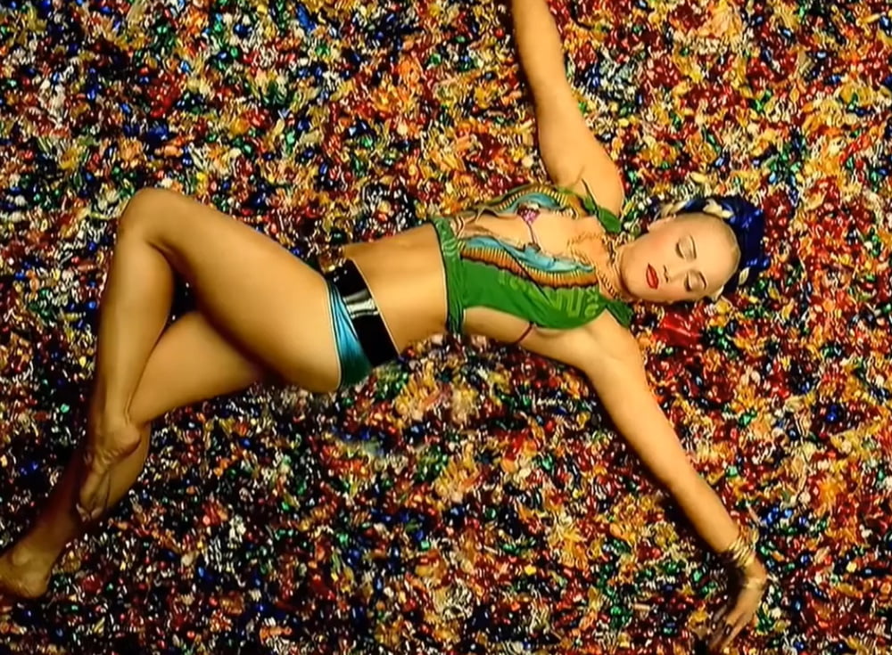 Gwen Stefani rolling in candy #87507082