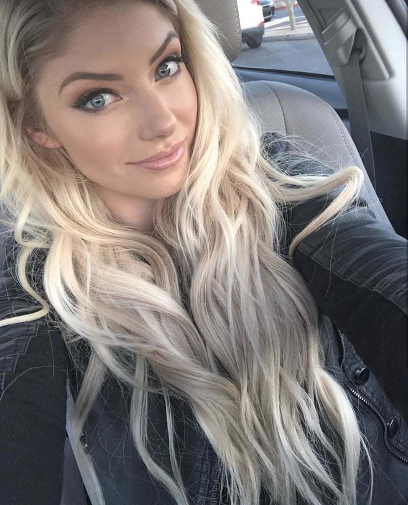 Wwe slut alexa bliss "pronto a bere il tuo cazzo di sperma caro"
 #103614667