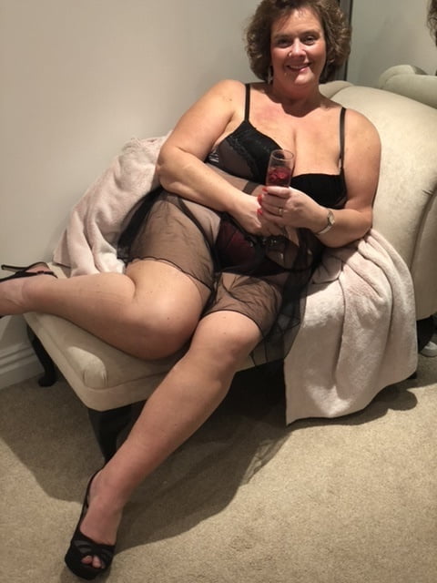 Joanne, sexy UK Chunky MILF Slut #89573089