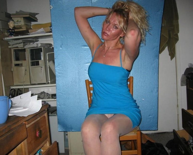 Feliz madura 04
 #94007348