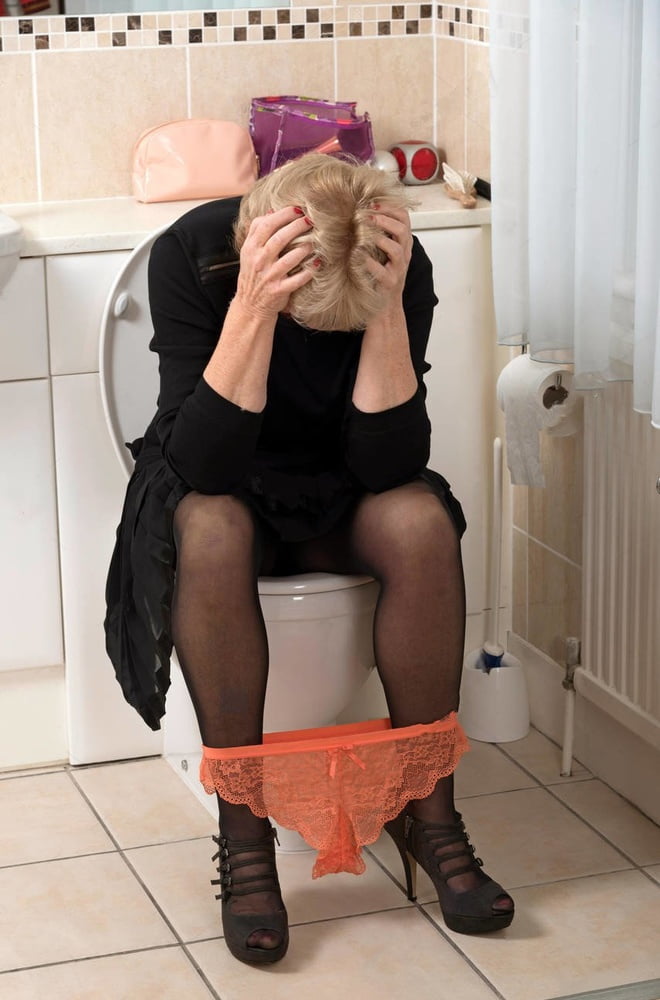 Feliz madura 04
 #94007565