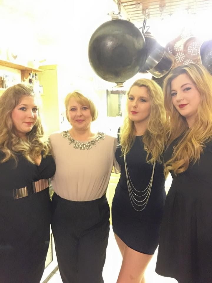 Sexy Milfs aus Großbritannien
 #106099938