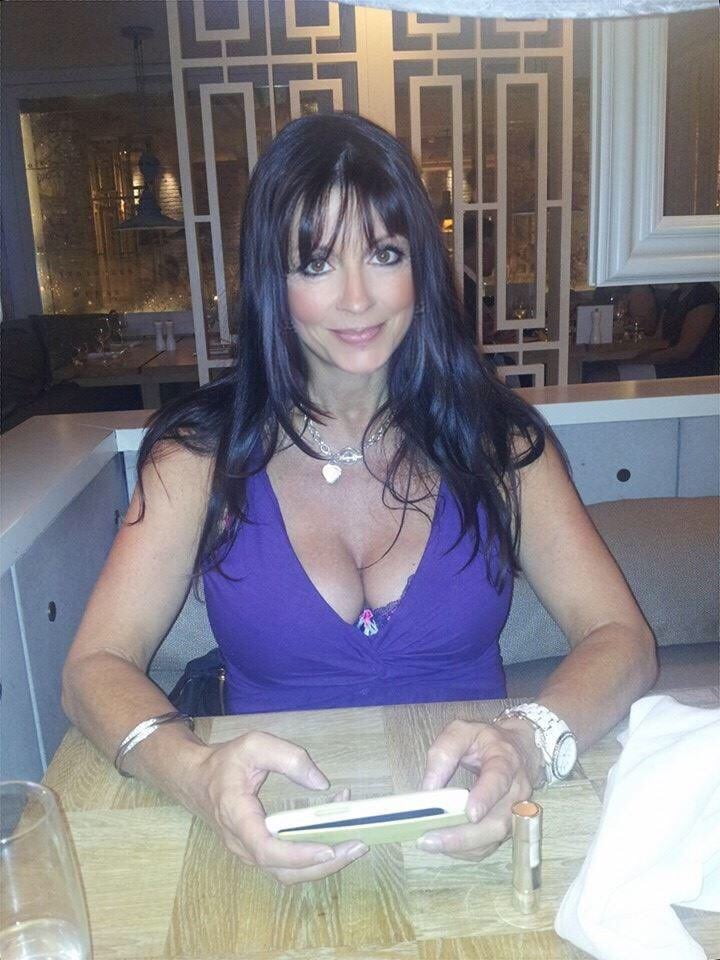 Sexy Milfs aus Großbritannien
 #106099942