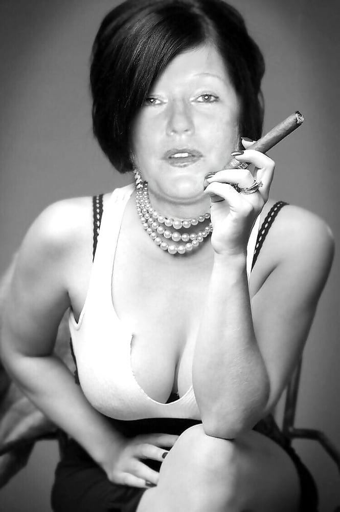 Sexy Milfs aus Großbritannien
 #106099946