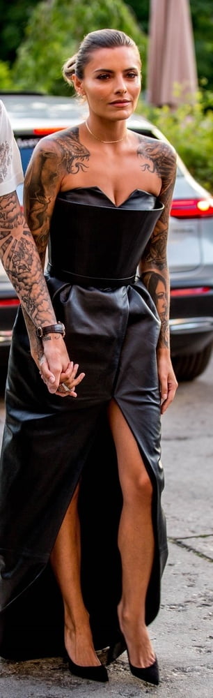 Sophia thomalla, tetas push-up y tacones de zorra uhq
 #96209683