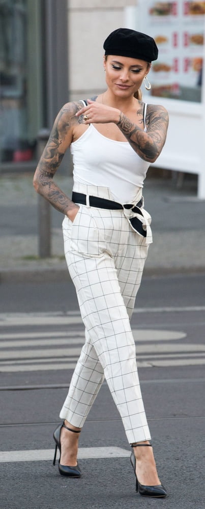 Sophia thomalla, tetas push-up y tacones de zorra uhq
 #96209707