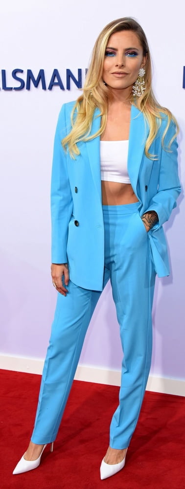 Sophia thomalla, tetas push-up y tacones de zorra uhq
 #96209728