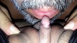 Grandi labbra e leccare il clitoride
 #87619786