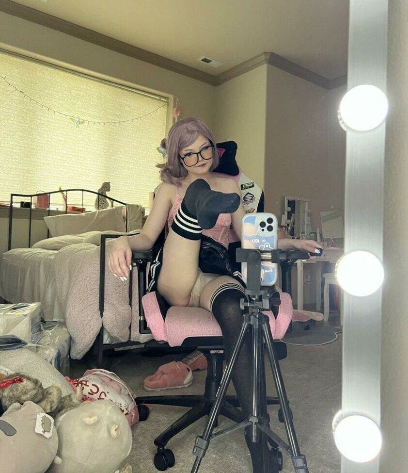 Strawberrymillk nude #107824241