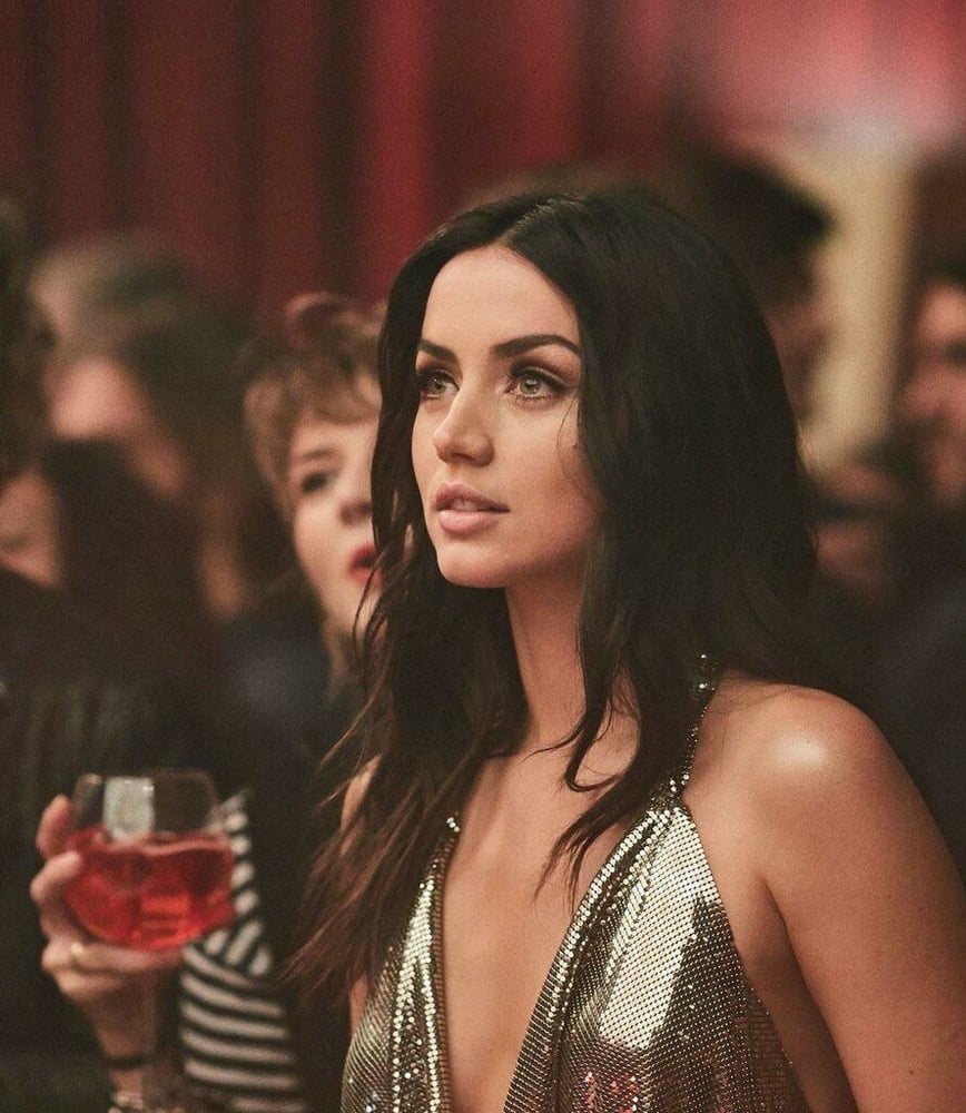 Ana de armas
 #92411453