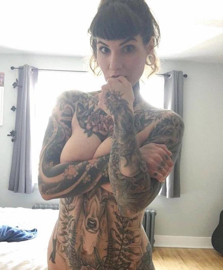 食べるのか？
 #103835929