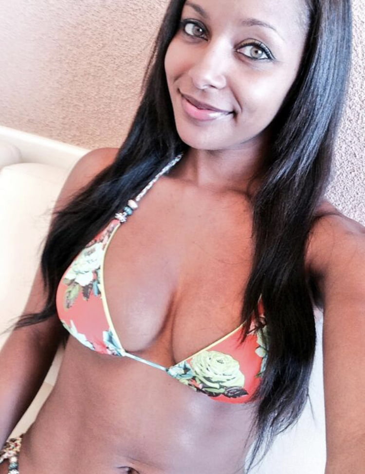 Brandi rhodes di nuovo
 #96964588