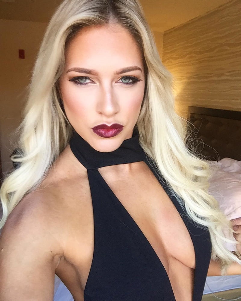 Barbie Blank (Kelly Kelly - EX-WWE) #89894343