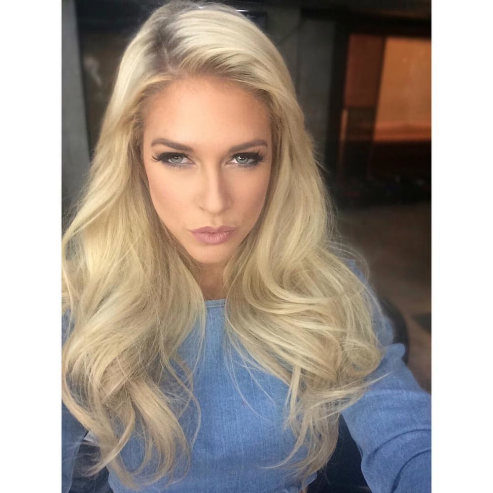 Barbie Blank (Kelly Kelly - EX-WWE) #89894613