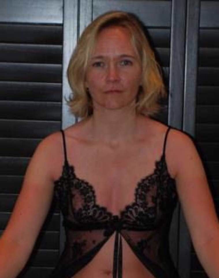 イギリスのブライトンにある売春婦サラ・ルイーズ・ハウイットの露出度
 #99464543