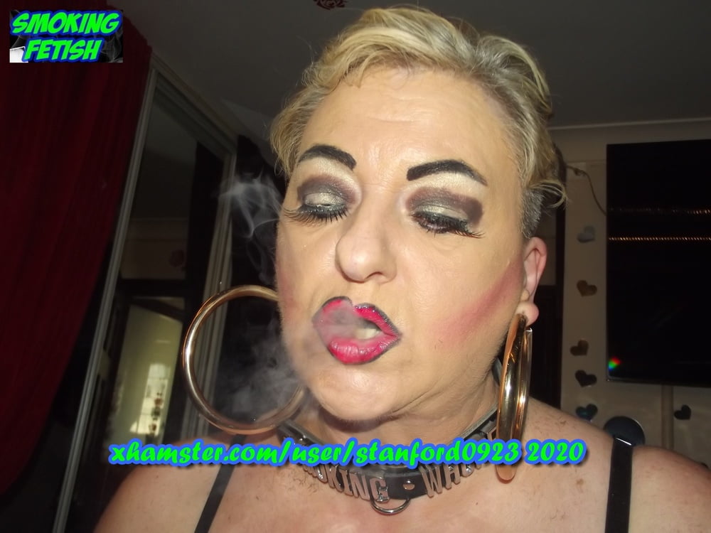 Puttana feticista del fumo
 #81315972