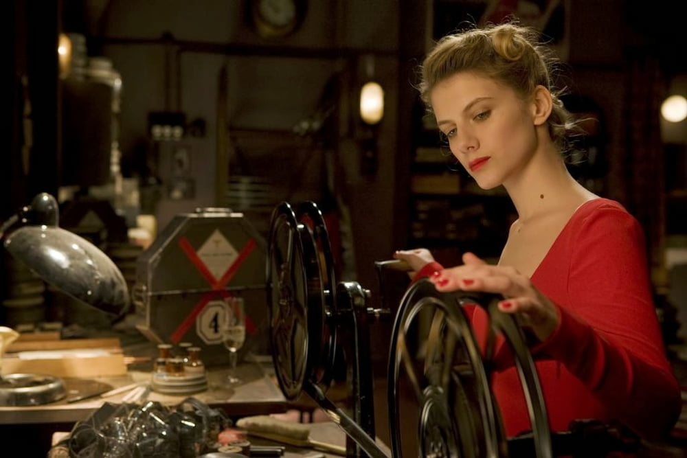 Melanie Laurent Gorgeous French Actress 3823479