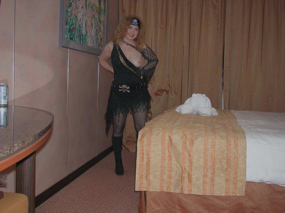 Read Head Wife #92876367