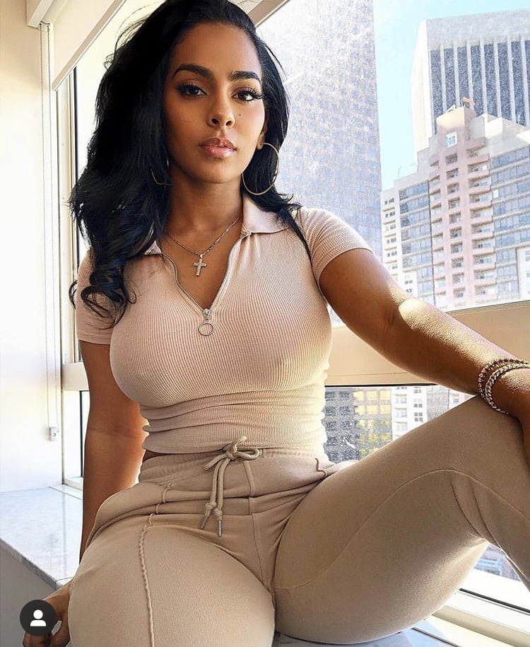 Mezcla de braless
 #99242774