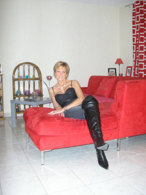 Milfs & gilfs - botas y jeans
 #99614127