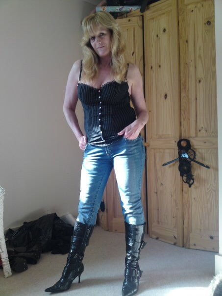 Milfs &amp; Gilfs - Boots and Jeans #99614262