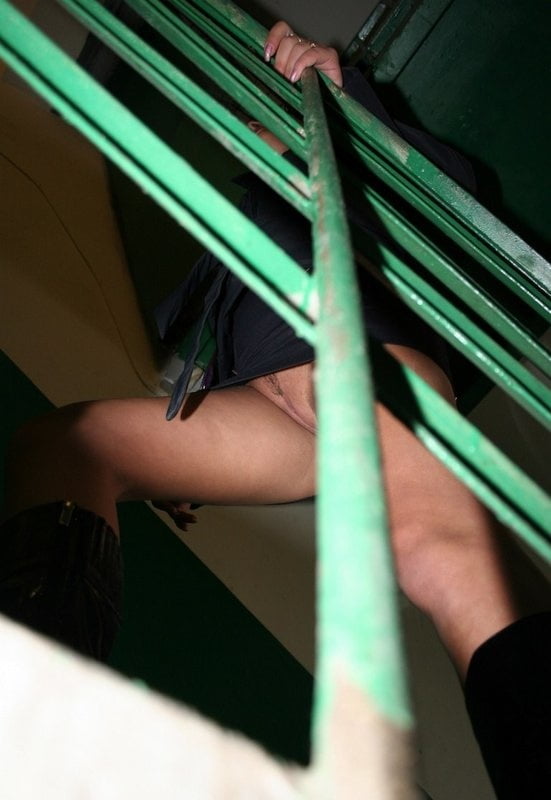 Bajando los escalones
 #101764550