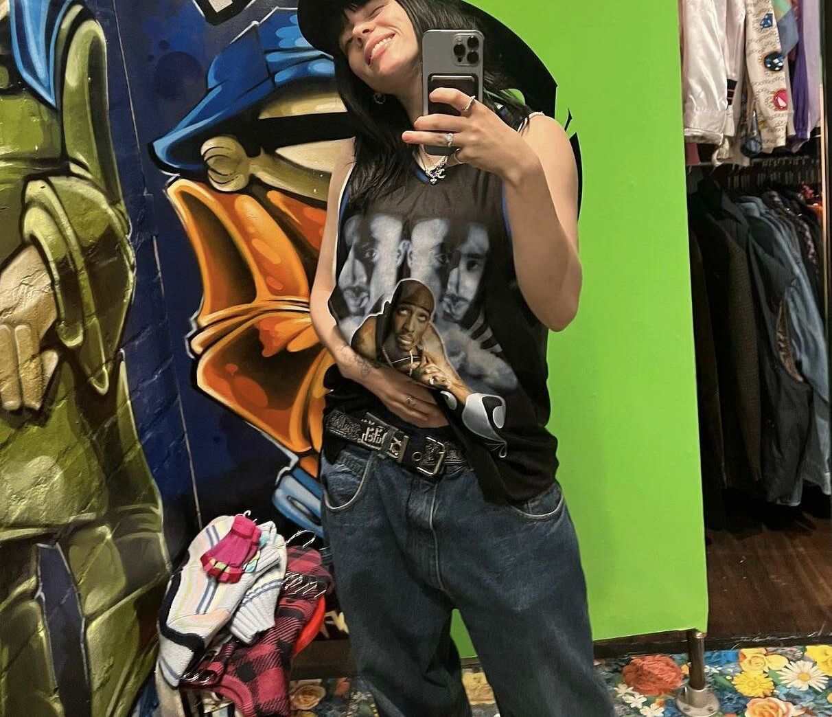 Billie Eilish nude #107537371