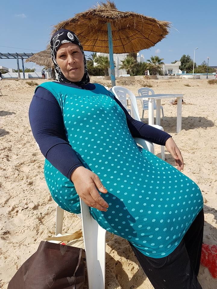 アラブ系チュニジア人熟女ヒジャブ巨乳＆巨尻bbwグラニー
 #81485120