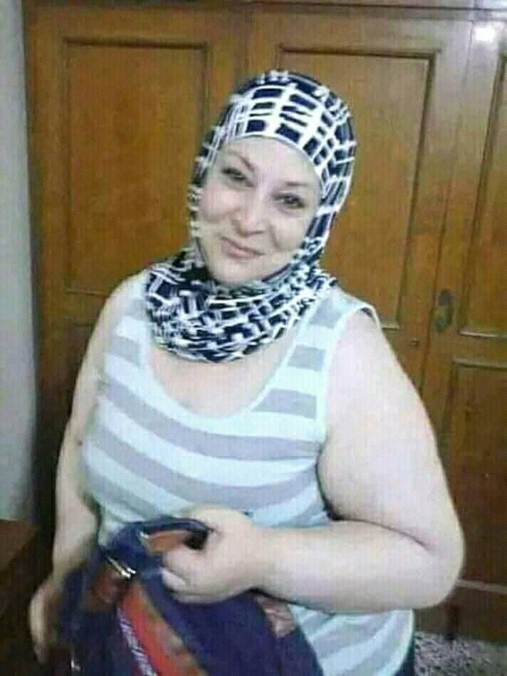 Araba tunisina matura hijab grandi tette & grande culo bbw granny
 #81485129