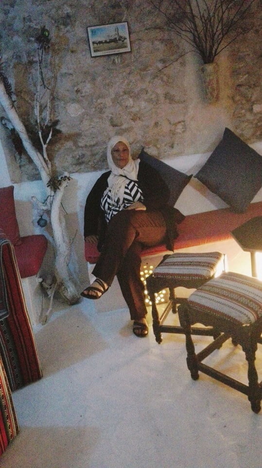 Araba tunisina matura hijab grandi tette & grande culo bbw granny
 #81485175
